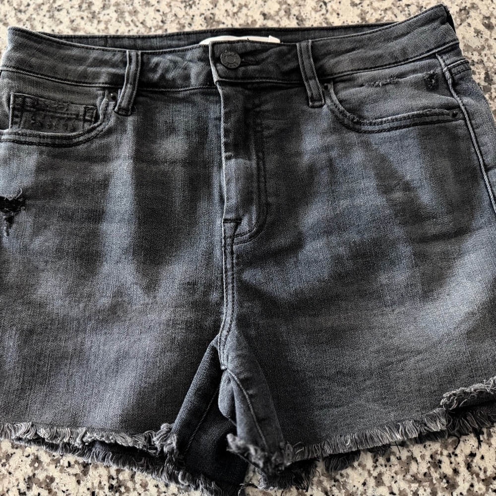 HIDDEN BLACK WASHED CUT OFF JEAN SHORTS - SIZE LARGE L